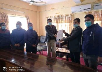 शिक्षक हत्याको बिरोधमा बुझायो ज्ञापनपत्र