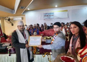 अस्पतालका अध्यक्ष रावल सम्मानित