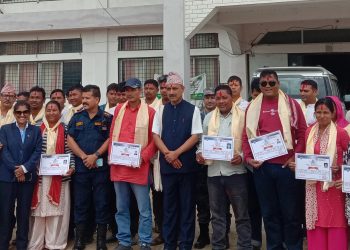 नवनिर्वाचित जनप्रतिनिधिहरुलाई प्रमाणपत्र वितरण