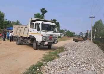 नगरपालिकाले उठाउन थाल्यो निर्माण सामाग्री