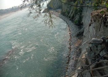 कर्णालीको कटानले वस्तीमा उच्च जोखिम