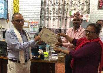उचित बासको माग गर्दै नगर प्रमुखलाई ज्ञापनपत्र