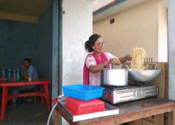 व्यावसायिक बन्दै पुर्व मुक्त कमलरी