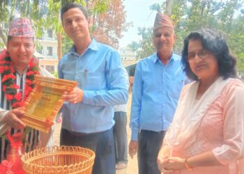 पुर्व विद्यार्थी शाहीलाई सम्मान