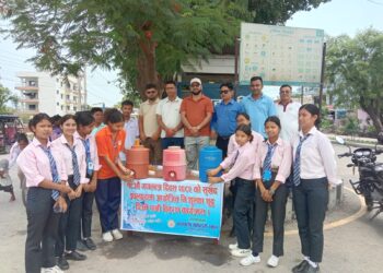 गणतन्त्र स्थापना दिवसमा पानी वितरण