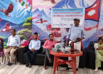 आरन व्यवसायीलाई सामाग्री वितरण