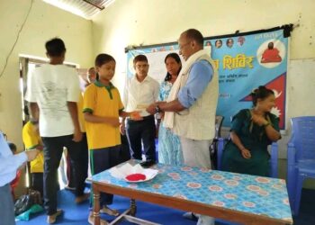 बिद्यार्थीलाई अध्यक्ष छात्रवृत्ति वितरण