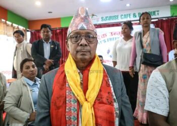 श्रीमतीलाई हटाएर बुबालाई पार्टी अध्यक्षको जिम्मेवारी