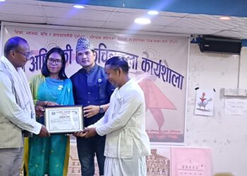 थारु अष्टिम्की लोकचित्रकला कार्यशाला सम्पन्न