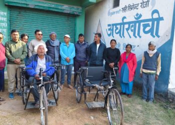 शेयर सदस्यलाई ह्विल चियर वितरण