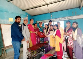 कक्षा १० का विद्यार्थीलाई विदाई