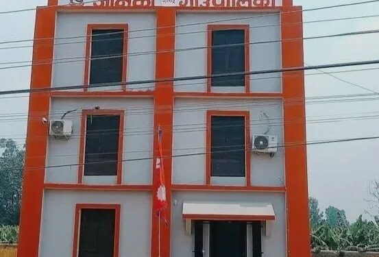 विद्यार्थीबाट शुल्क उठाएर शिक्षकलाई तलब