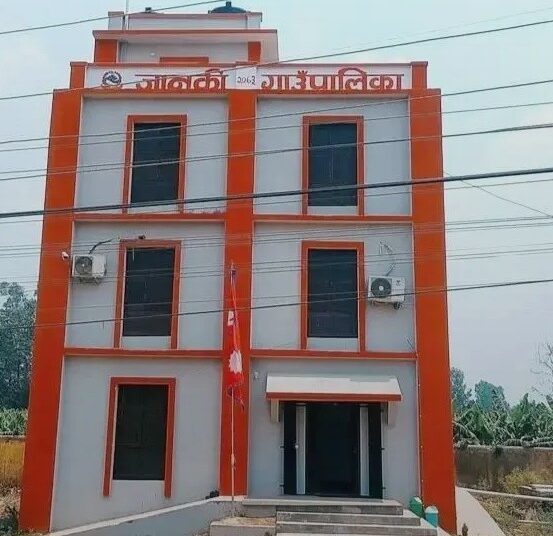 विद्यार्थीबाट शुल्क उठाएर शिक्षकलाई तलब