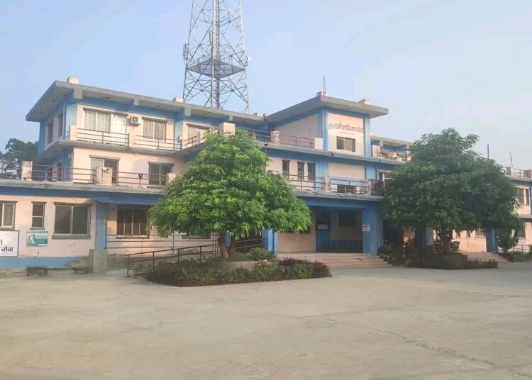 कर्मचारीको चलाखी २५ गतेको हाँजिरी २४ गते नै