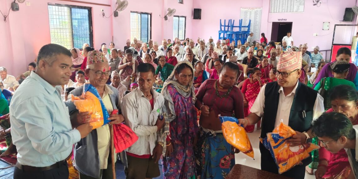 जेष्ठनागरिकहरूलाई सम्मान
