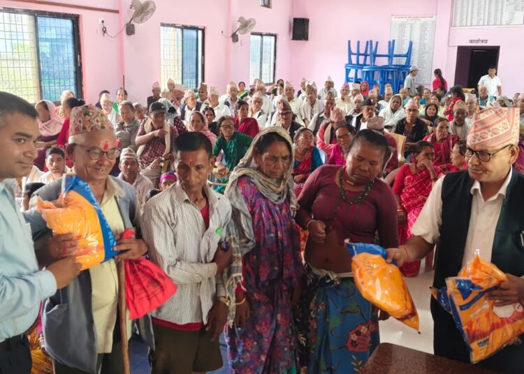 जेष्ठनागरिकहरूलाई सम्मान