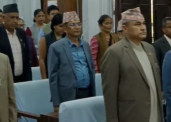 विश्वविद्यालय विधेयक टेबुल