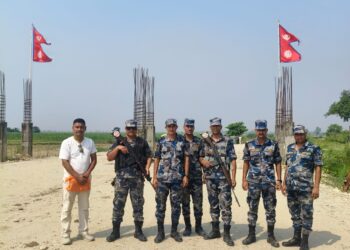 प्रवेशद्वारमा नेपाली झण्डा